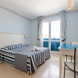 Cala La Luna Apartahotel